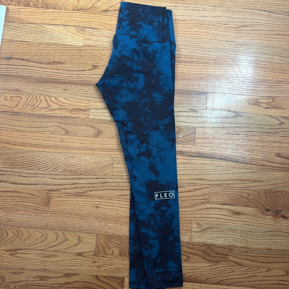 Fleo El Toro 25” leggings medium